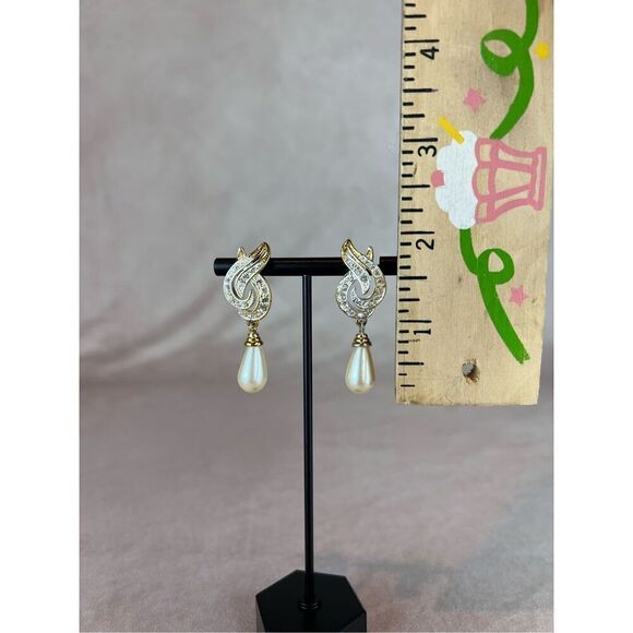 1980s Gold Tone Faux Pearl Earrings Marvella - Picture 8 of 8